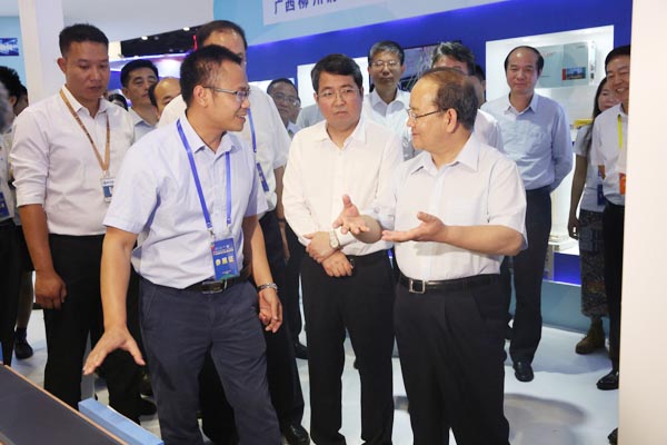 晶联光电8.5代ITO靶材亮相广西立异驱动效果展获自治区鹿书记“点赞”