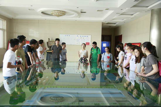 27名天商学生来ca88官方唯一网站实习 为青春插上梦想同党