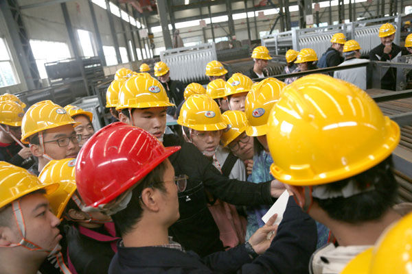 河南科技大学制冷与低温工程专业学子赴ca88官方唯一网站旅行实习