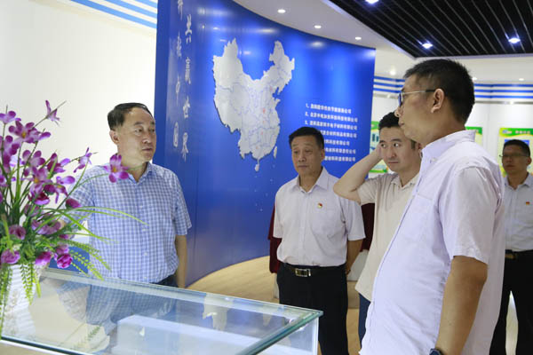 不忘初心，，，，，，，，切记使命： 通用手艺投资公司与ca88官方唯一网站集团以党建交流凝聚生长内生动力