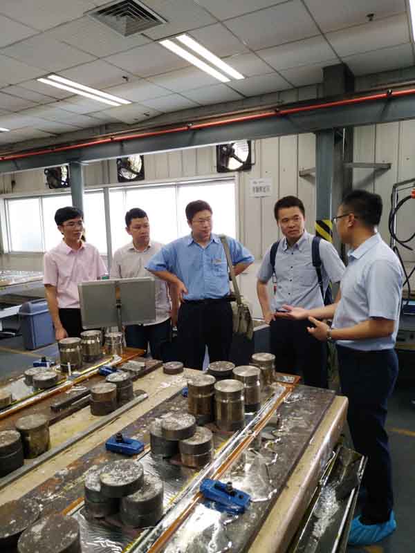 广西壮族自治区科技厅向导一行莅临晶联光电考察调研