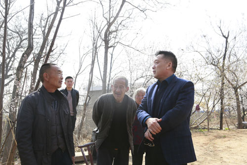 ca88官方唯一网站党委书记李占明深入贫困户调研，，，，，助力精准扶贫